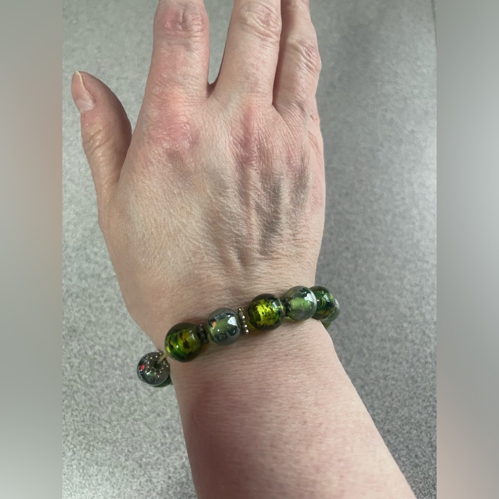 Two Toned Green Glass Bead Stretch Bracelet